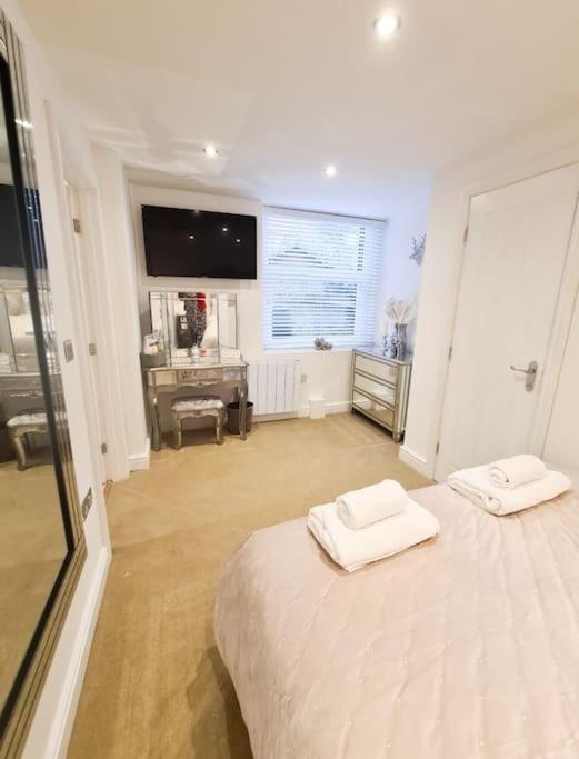 The Hideaway Luxury 5* 2 Bed Garden Apartment Scarborough Exterior photo